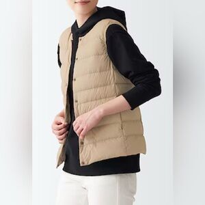 Muji Lightweight Women's Quilted Vest - Beige